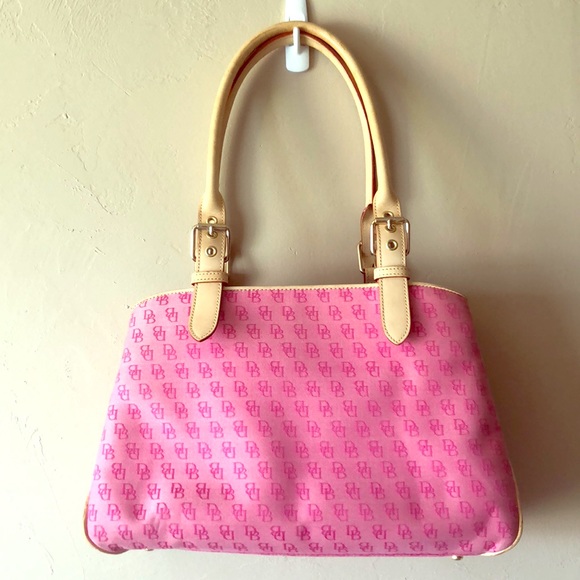 Dooney & Bourke Handbags - Dooney & Bourke pink bag
